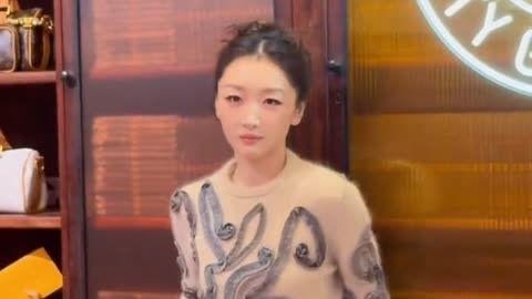 =明星明星公开道歉 娱乐新闻播报视频,娱乐新闻播报视频引发热议”